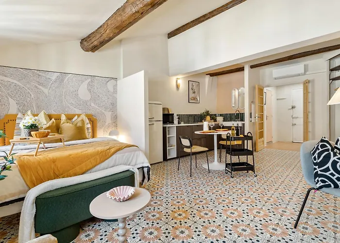 Renting - - Authentic Loft Old Rooftop View & Charm شقة *