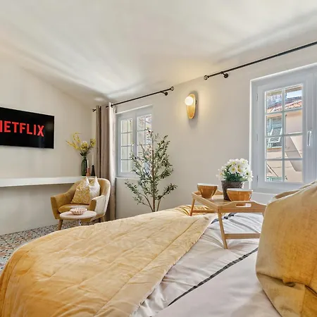 Renting - - Authentic Loft Old Rooftop View & Charm *